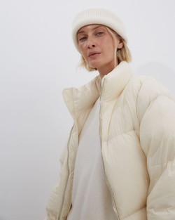 Пуховик сливочный