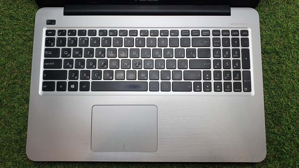 Ноутбук ASUS i5-6/8Gb/940MX 2Gb/FHD/X556UQ-DM376T/Windows 10