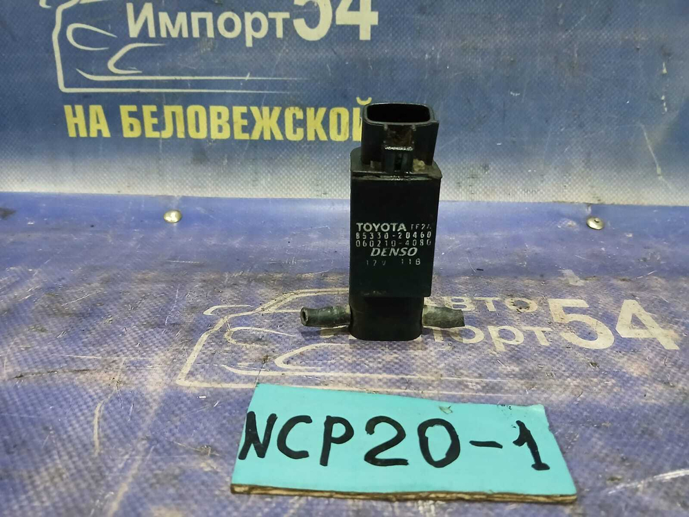 Моторчик бачка омывателя TOYOTA FUNCARGO 2000