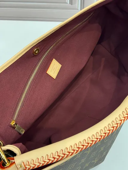 Сумка Louis Vuitton Again