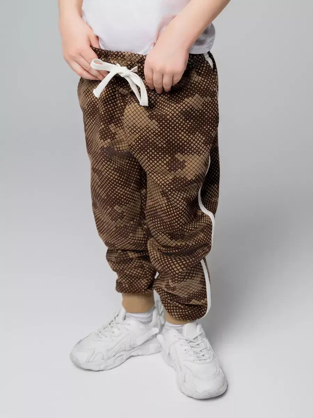 Штаны для мальчика с лампасами