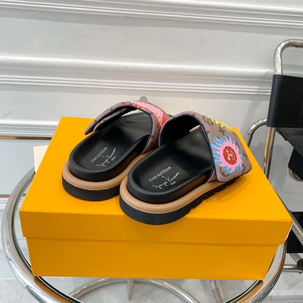 Louis Vuitton Pool Pillow Flat Comfort Mule