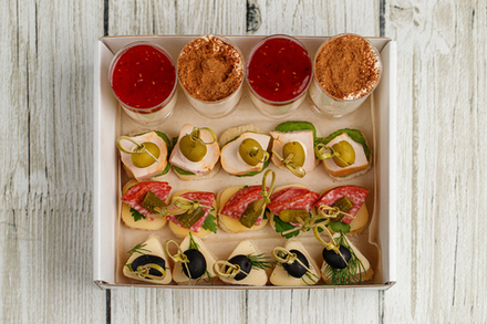 Мини-бокс с десертами 385гр.