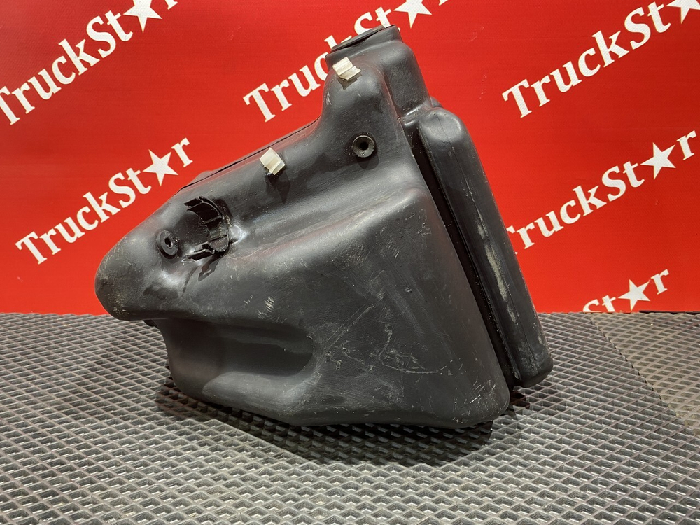 Бачок омывателя лобового стекла