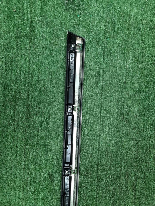 Молдинг двери передний Land Cruiser 200 (15-21)