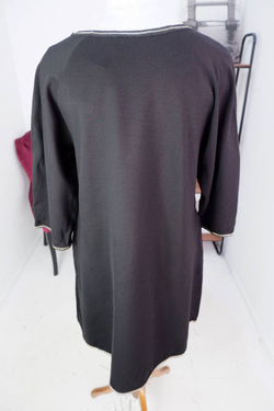 Платье Lucky Move практичное, визуально на 48 размер, новое