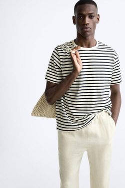 ZARA БАЗОВАЯ ФУТБОЛКА MEDIUM WEIGHT, ЭКРЮ/ТЕМНО-СИНИЙ