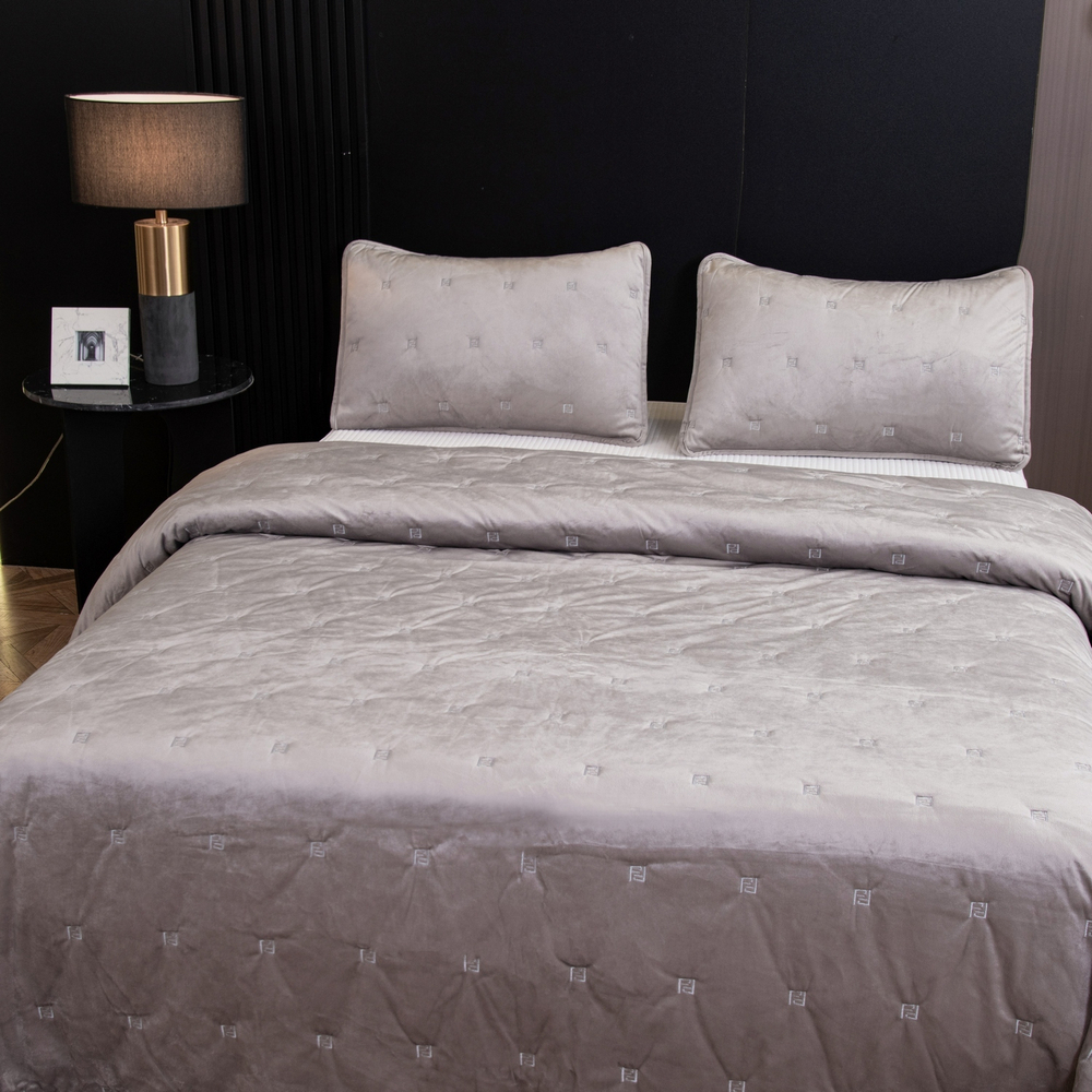 Велюровое покрывало Grande OVS013, размер 240*260, наволочки 50-70 2 шт