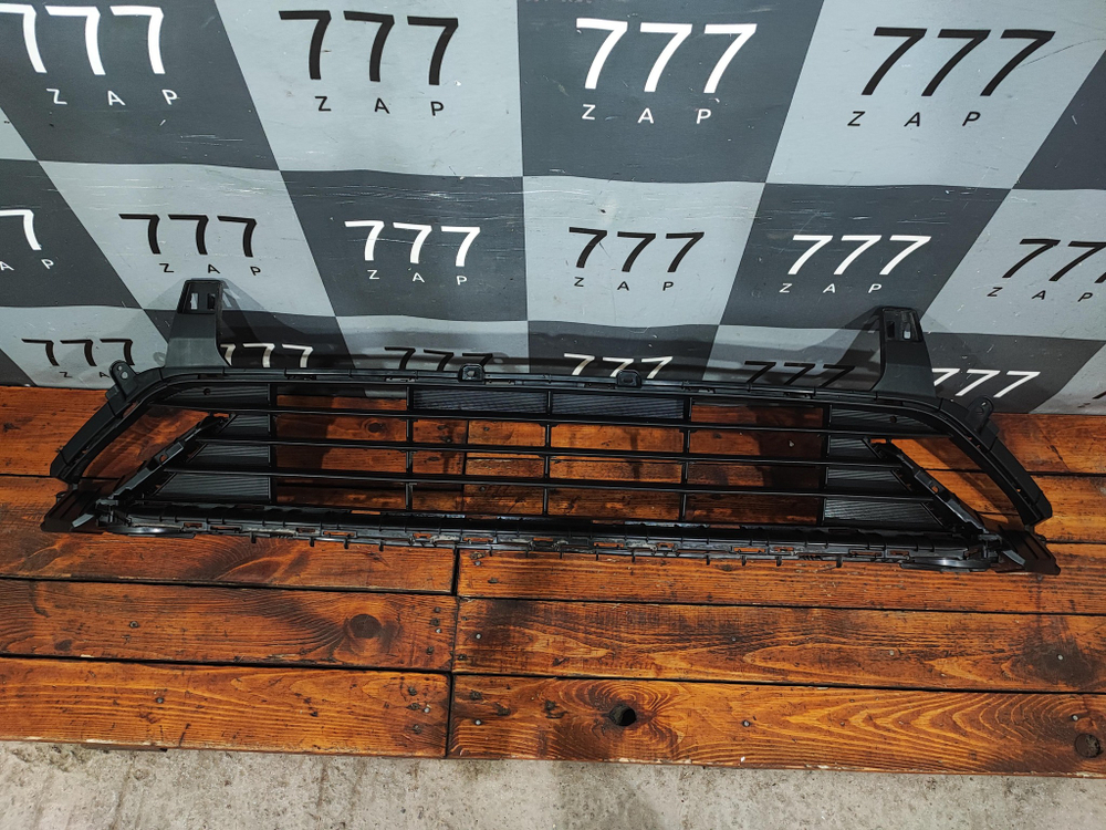 Решетка переднего бампера Kia K5 20-нв Б/У Оригинал 86530L2000