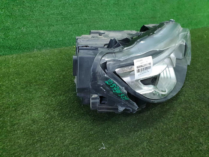 Битая Фара правая Geely Atlas (2016-2022) LED