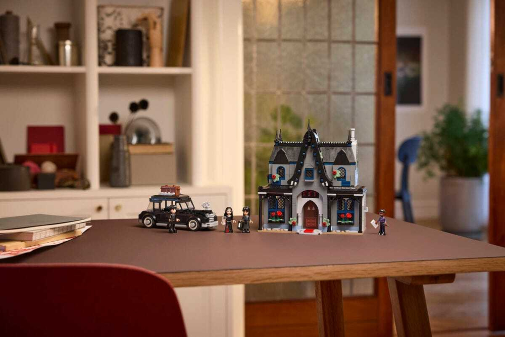 Конструктор LEGO Wednesday Sets 76786 Morticia's Cottage