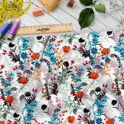 Ткань кулирная гладь пёстрые полевые цветы на белом фоне