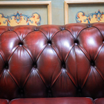 Диван в стиле Честерфильд