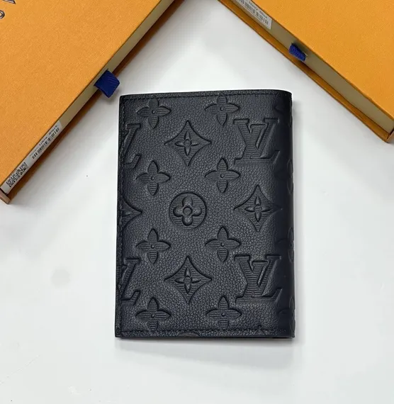 Обложка для паспорта Louis Vuitton Monogram