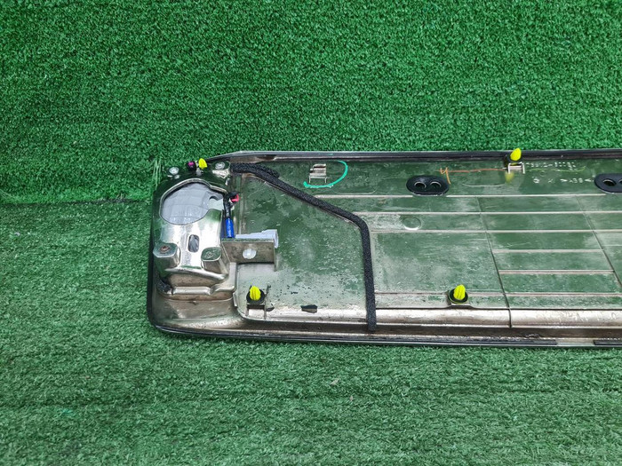 Накладка крышки багажника Lexus LX 3 (2007-2015)