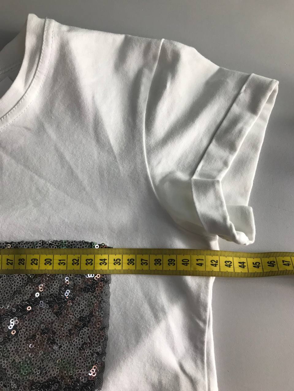 Футболка с пайетками, маркировка ХS, визуально 42 размер