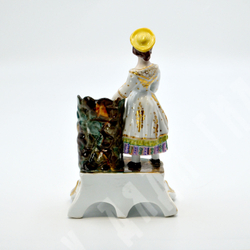 Дама в национальном костюме .Ваза. Фарфор, глазурь, роспись. Эдме Самсон (Edme Samson & C), Франция.