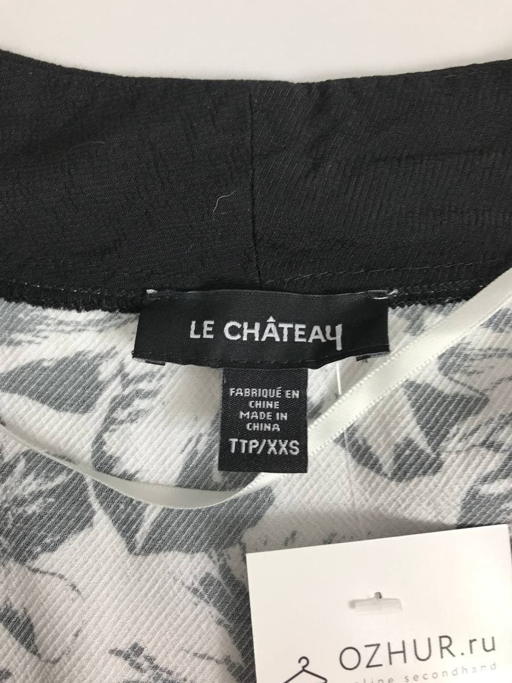 Блузка Le Chateau с цветами 40 размер