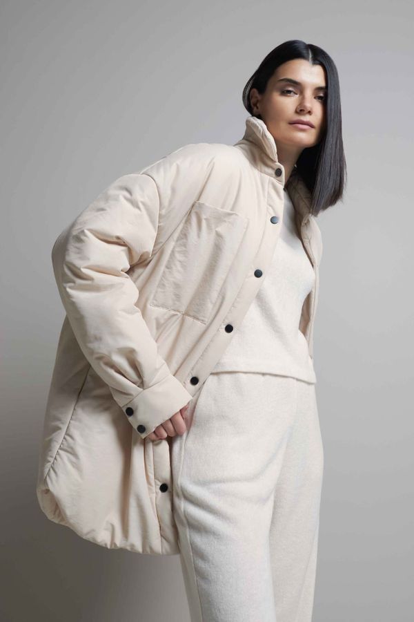 Куртка AW004 ванильная - фото 4