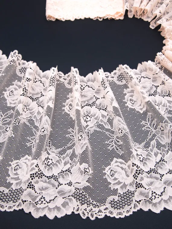 03-215 Кружево эластичное 23 см, телесный (персик)