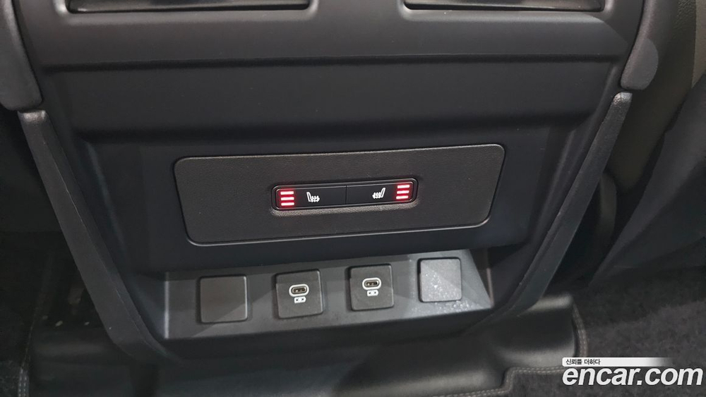 Land Rover Defender (L663) 110 D250 SE (12.2022)