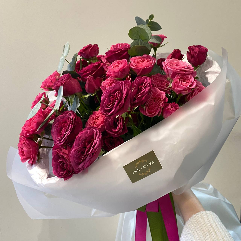 Моно букет из кустовых роз