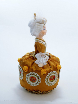 Кукла-игольница Золушка в бальном платье в стиле рококо 18 век