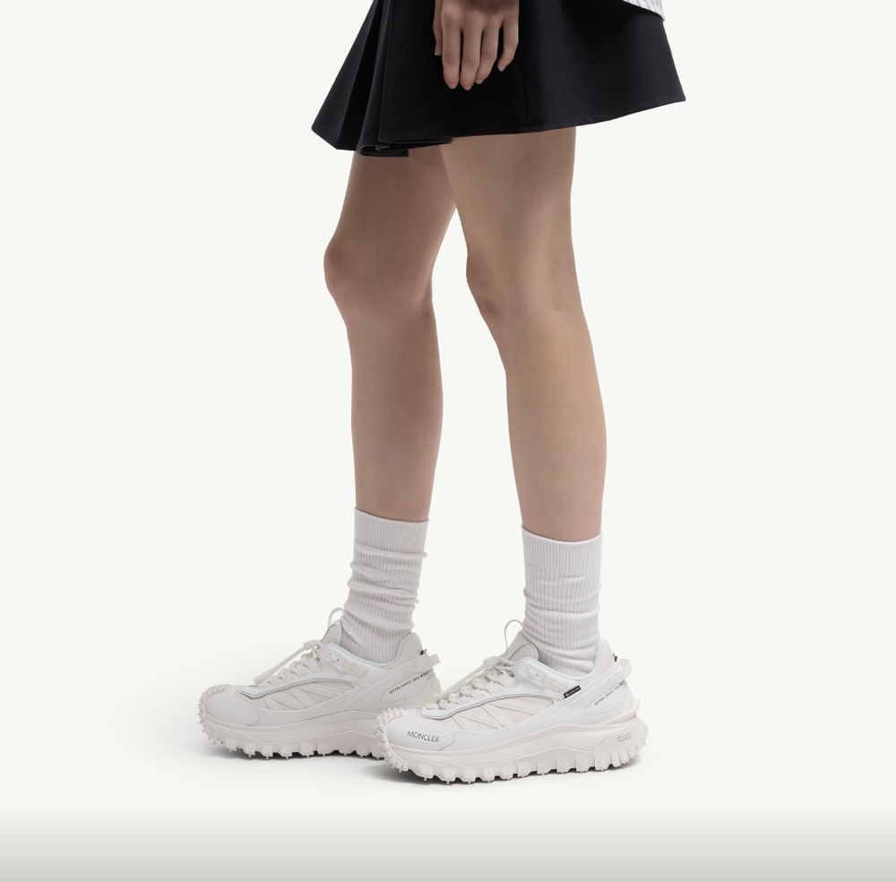 Кроссовки Moncler Trailgrip GTX белые — женская мембранная обувь Gore-Tex, вибрам-подошва