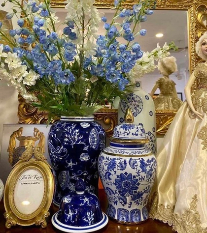 Ваза с крышкой синяя, фарфор, 46 см