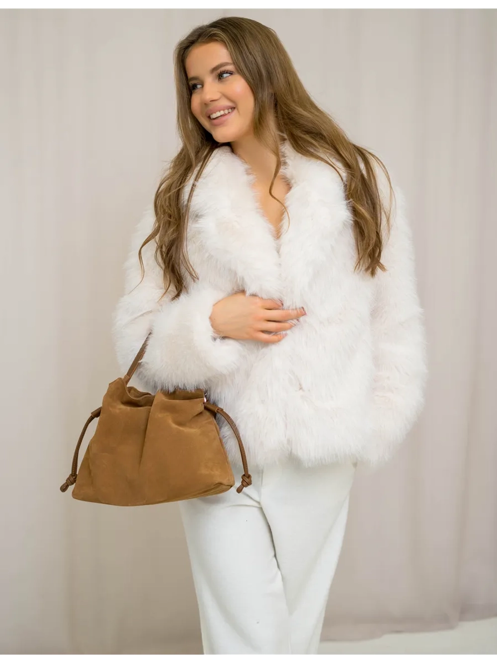 Сумка мешок через плечо средняя натуральная замша