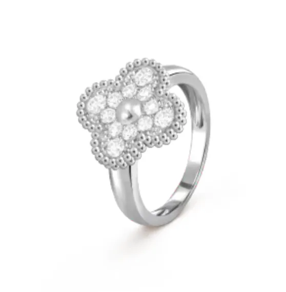 Кольцо Van Cleef & Arpels Alhambra