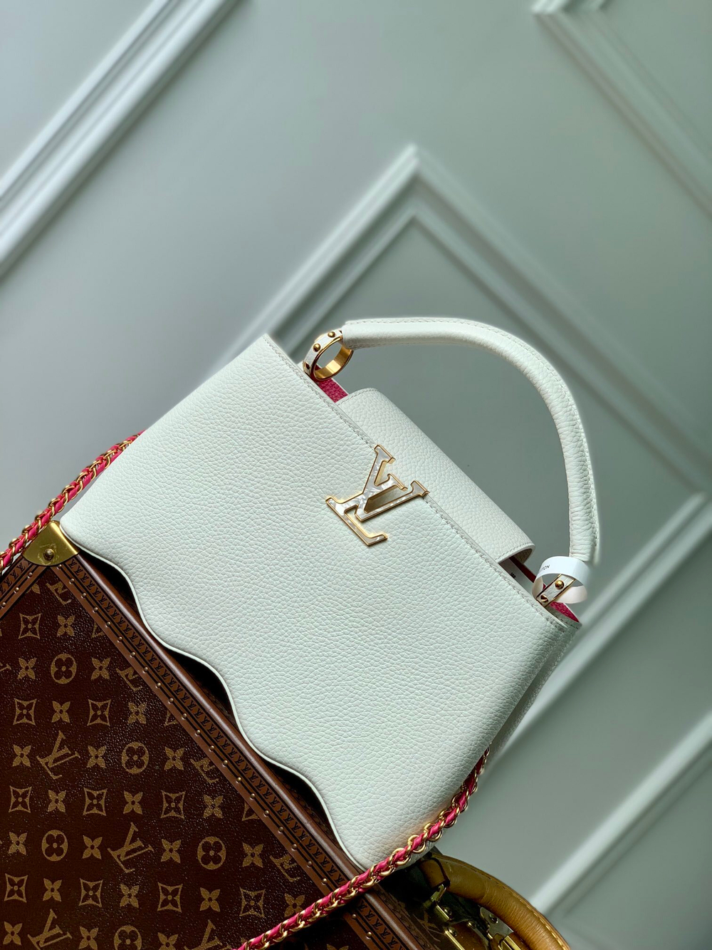 Louis Vuitton Capucines MM