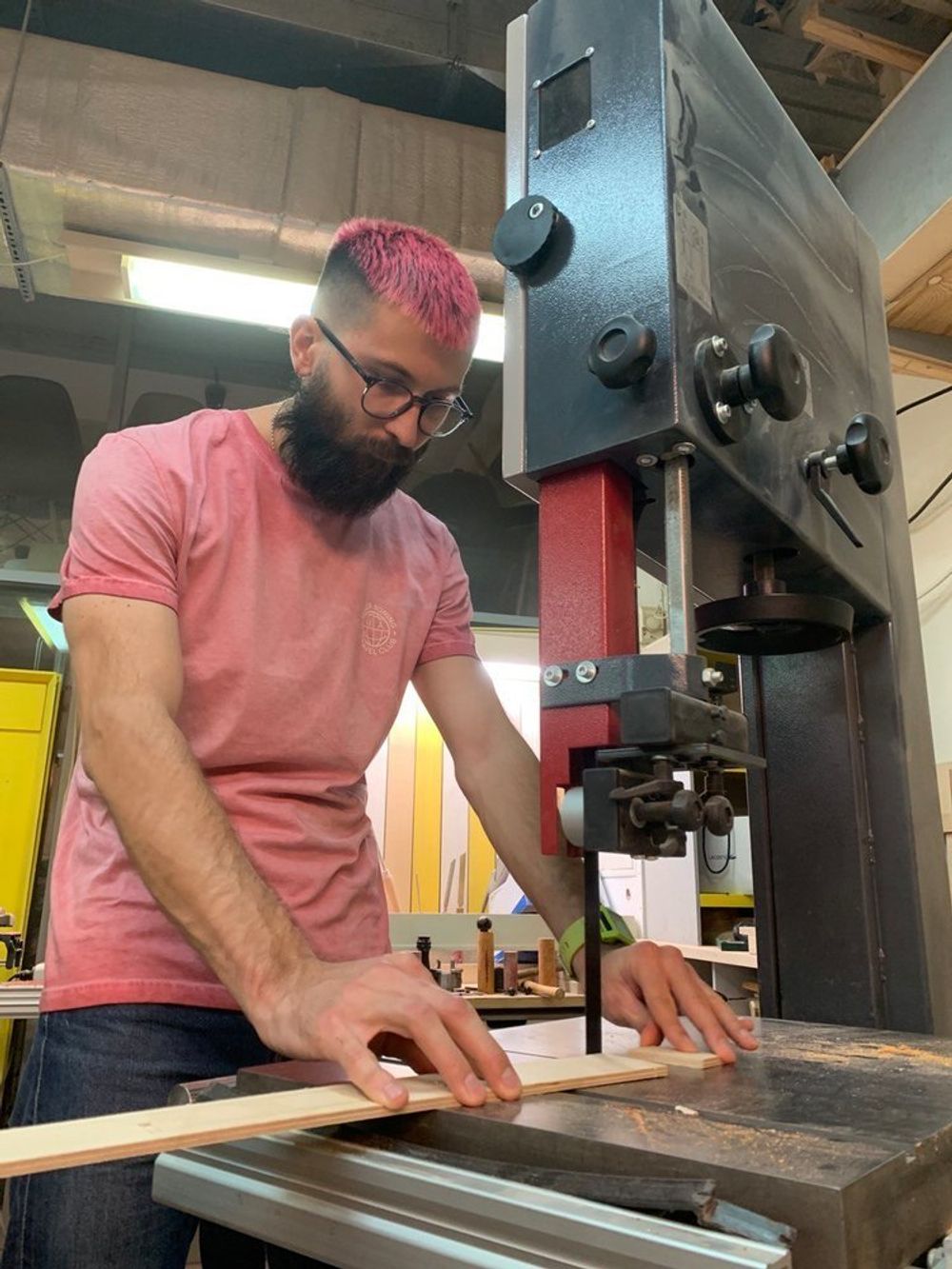 Футболка Never Boring