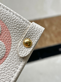 Louis Vuitton Onthego MM