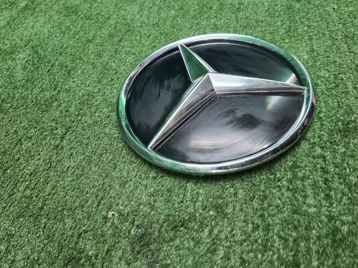 Эмблема решетки радиатора Mercedes GLE V167 18-24