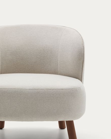 Кресло Ulit из бежевой синели с ножками из ясеня с отделкой под орех