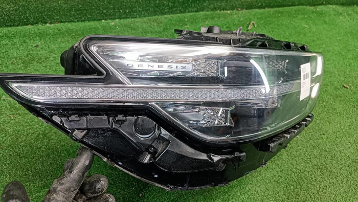 Фара правая Genesis G90 (2018-2022) LED