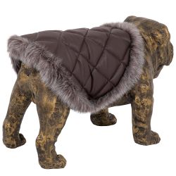 Садовая скульптура Сэр Винстон с накидкой