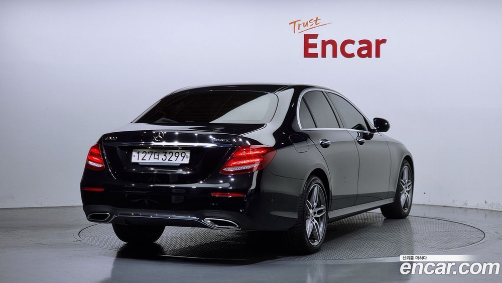 Mercedes-Benz E-Class W213 E300 4MATIC AMG Line (06.2020)