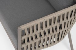 "Комо" диван 2-местный плетеный из роупа, каркас алюминий бежево-серый (RAL7006) муар, роуп серо-коричневый 23мм, ткань темно-серая 027