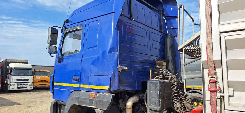 МАЗ 5440 4x2 Седельный тягач 544028-570-031 (Дизельный, 11,8 л, 428 л.с., МТ)
