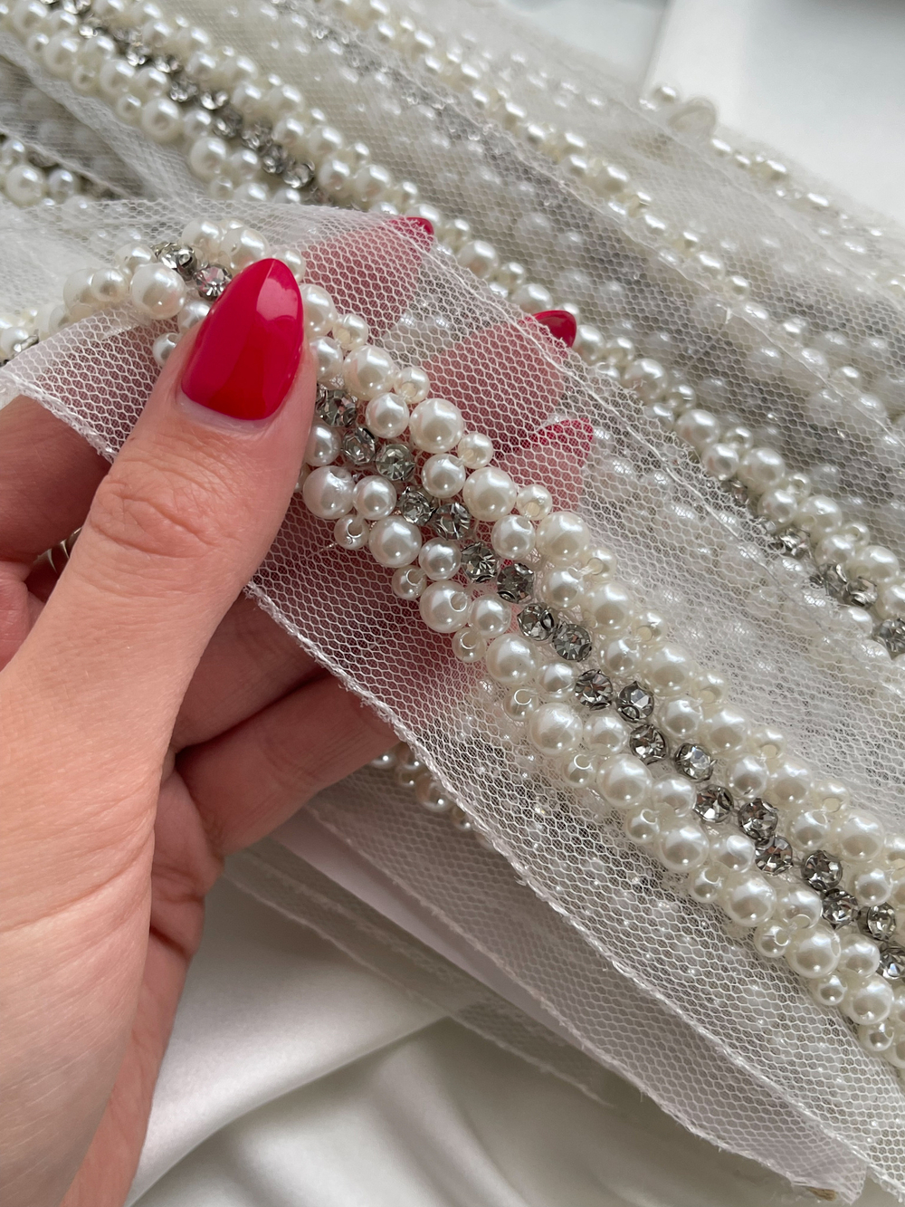 Тесьма жемчуг стразы 2 см