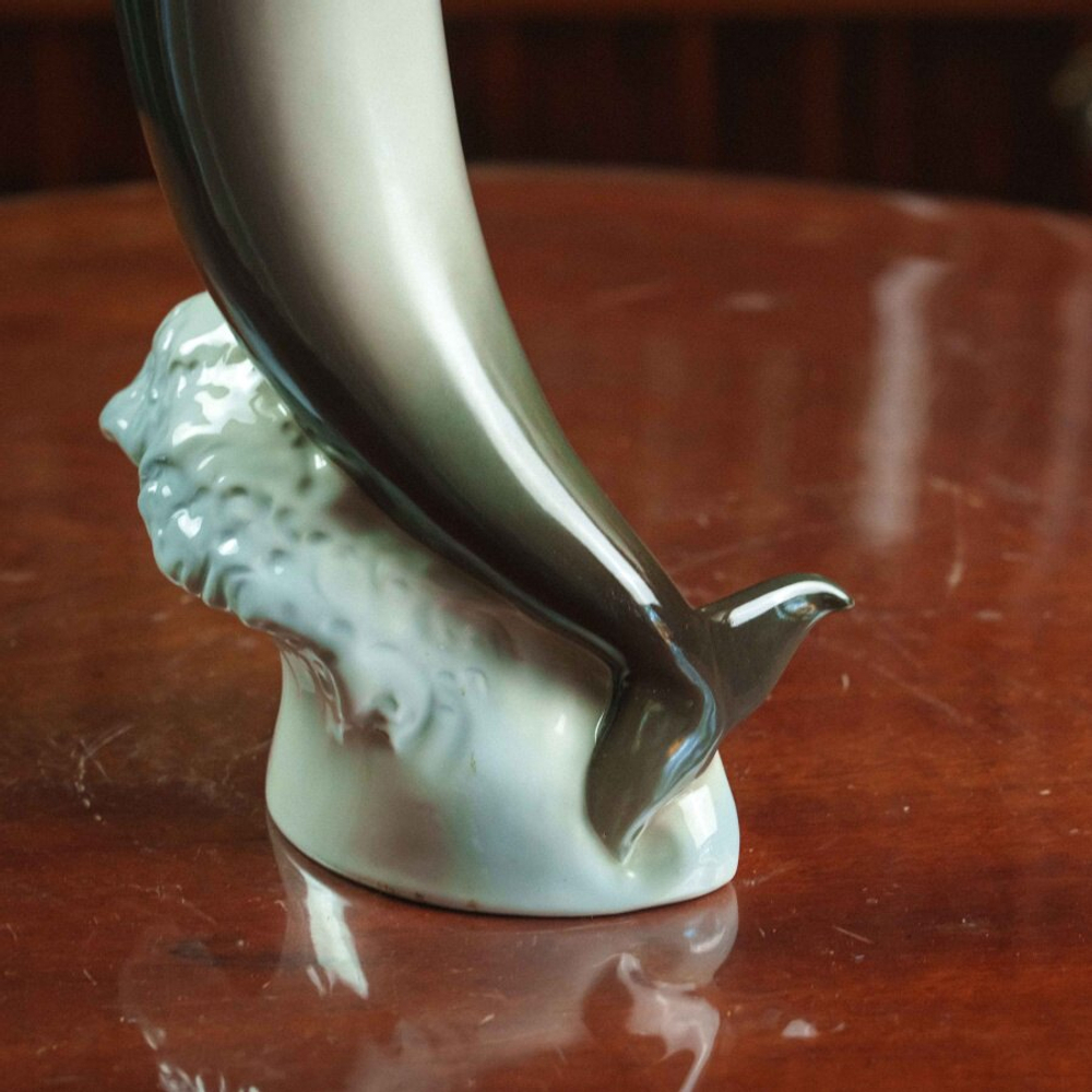 Фарфоровая статуэтка «Дельфин»