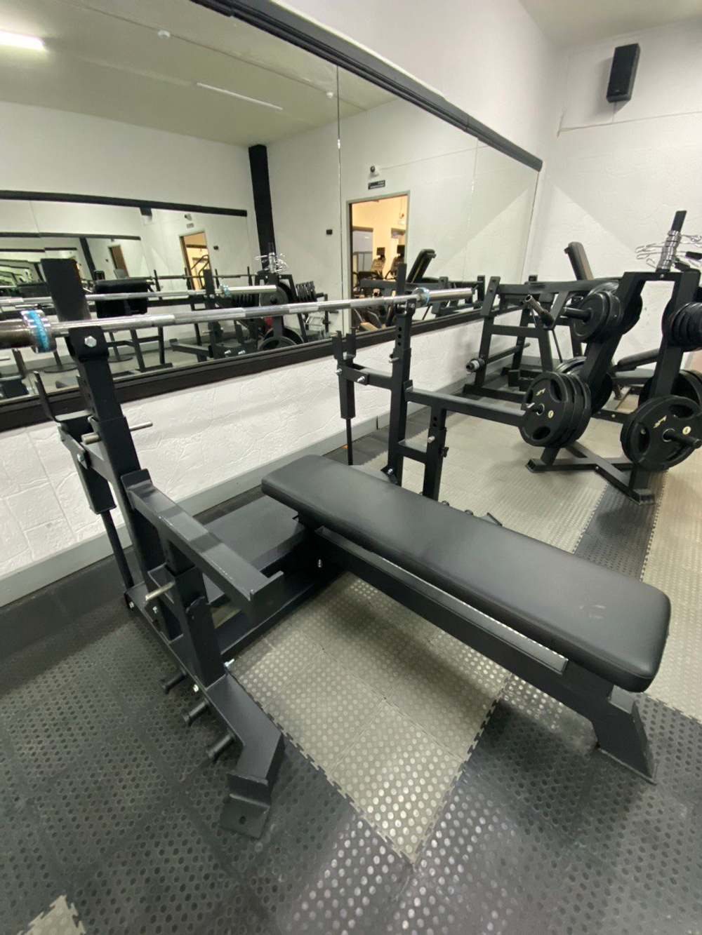 Скамья для жима лежа с домкратами