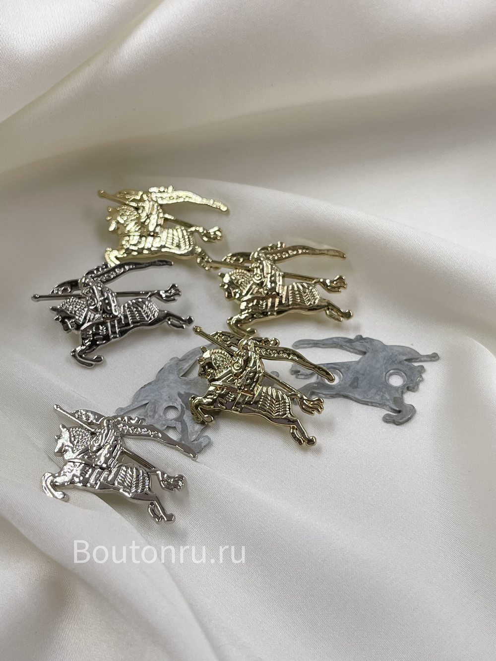 Металлический логотип Барб. серебристый