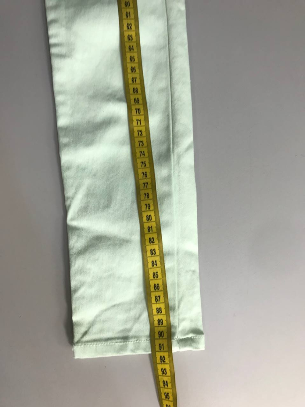 Джинсы Mango летнего оттенка, маркировка 34, визуально на 40 размер