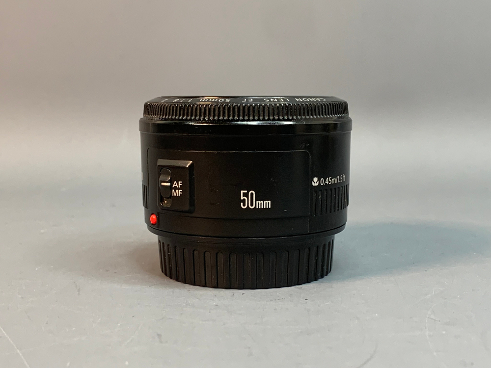 Canon 50mm 1.8 царапки на задней линзе