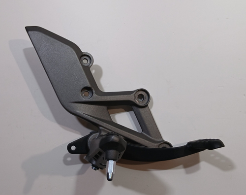 Подножка водителя правая с тормозной педалью мотоцикл Motoland 300 DF BIG BORE