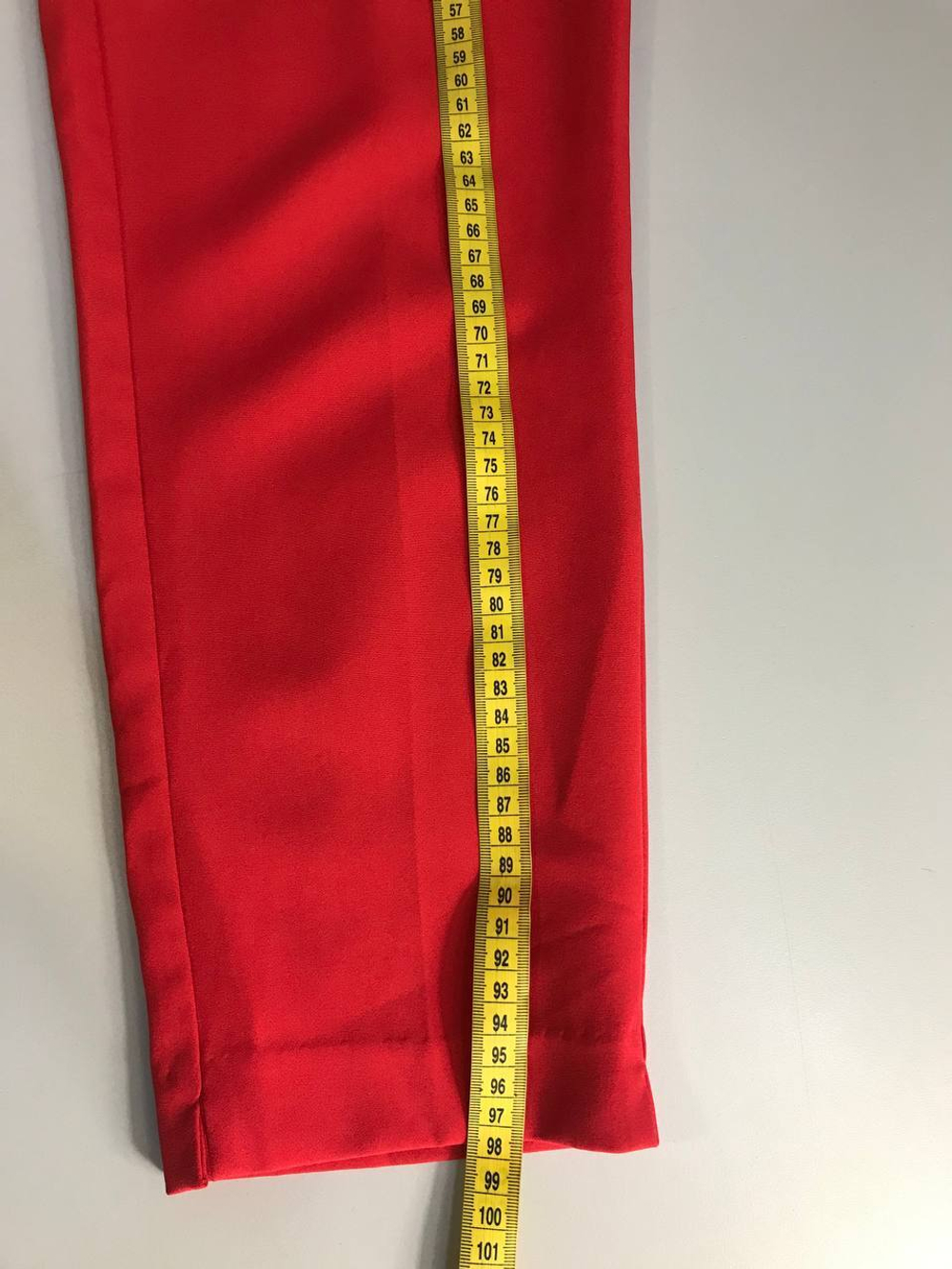 Брюки Zarina яркого цвета, визуально 48 размер