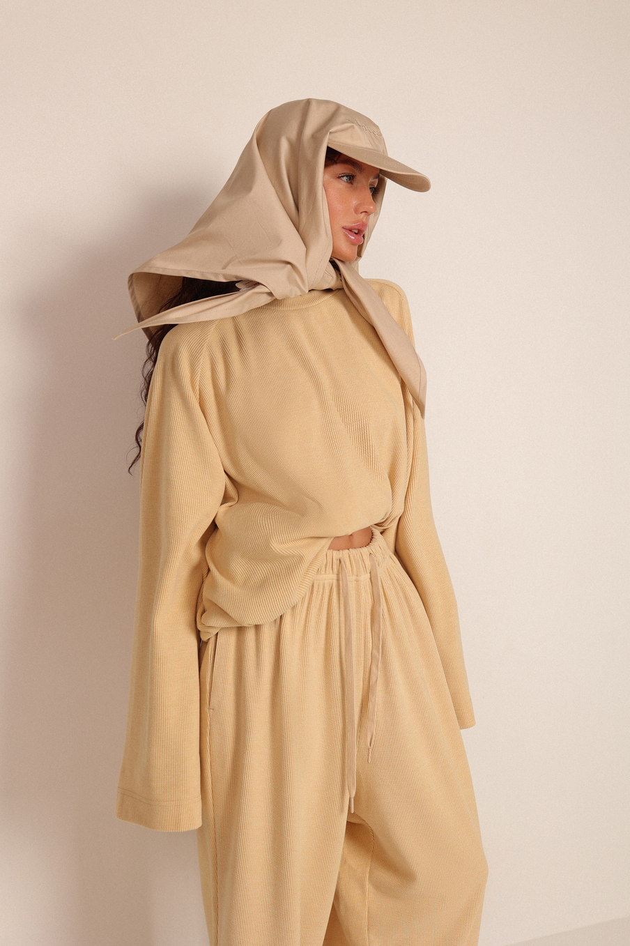 Брюки из трикотажного вельвета